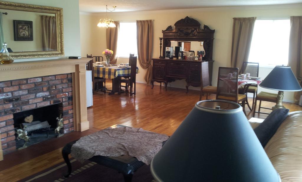 Hemingway'S By The Sea Bed & Breakfast Victoria Dış mekan fotoğraf