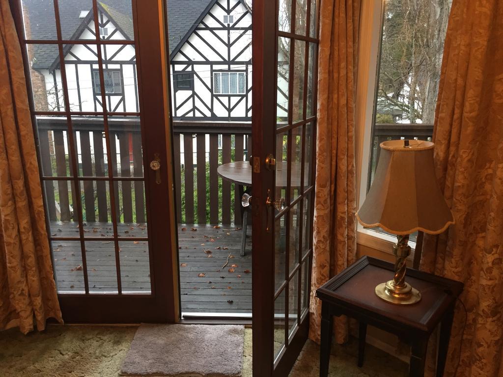 Hemingway'S By The Sea Bed & Breakfast Victoria Dış mekan fotoğraf